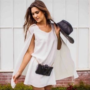 Bvndi Equinox Petite Gold Chain Strap Crossbody Purse NWT Beautiful holiday bag!